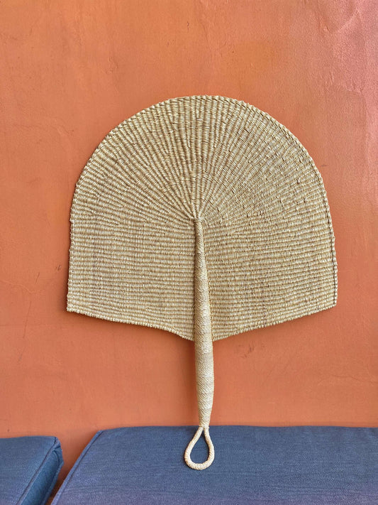 Éventail tissé à suspendre au mur Asaadare