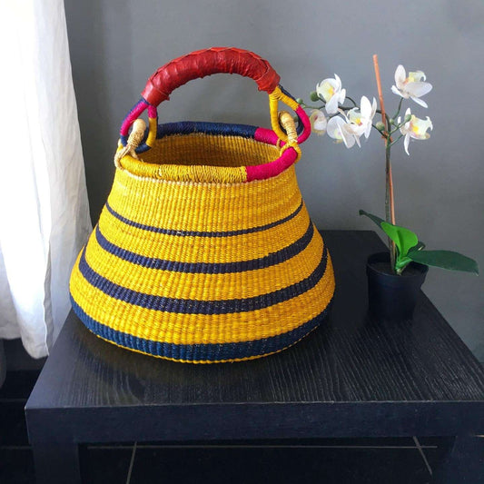 Batakari Woven pot basket,