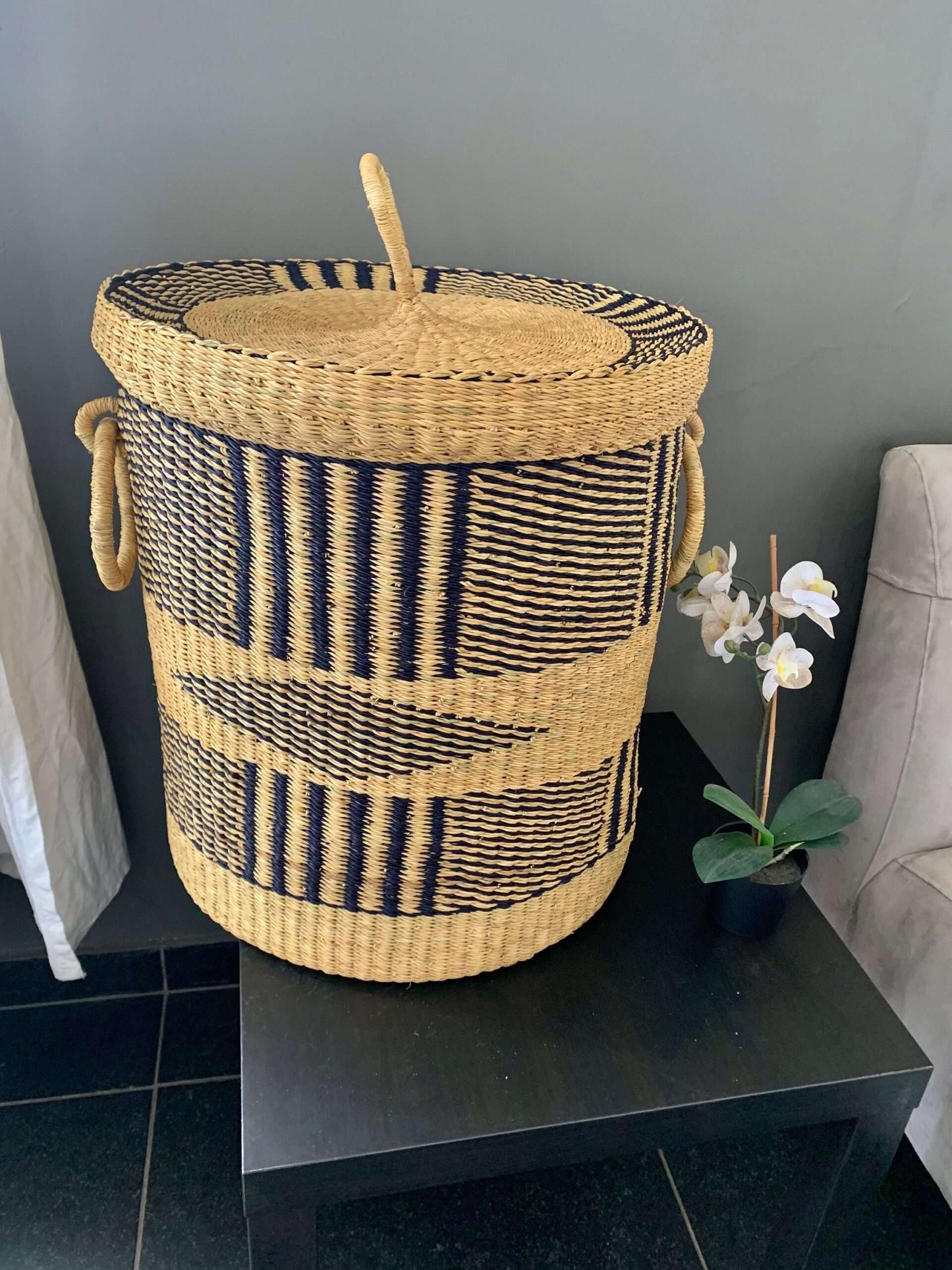 TONGO laundry basket with lid